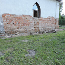 3-firmy-futuro-kaplica cmentarna